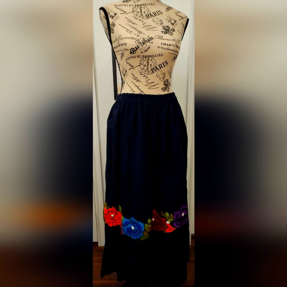 New Floral Mexican Aztec Embroidered Skirt ~ OS 🪇
